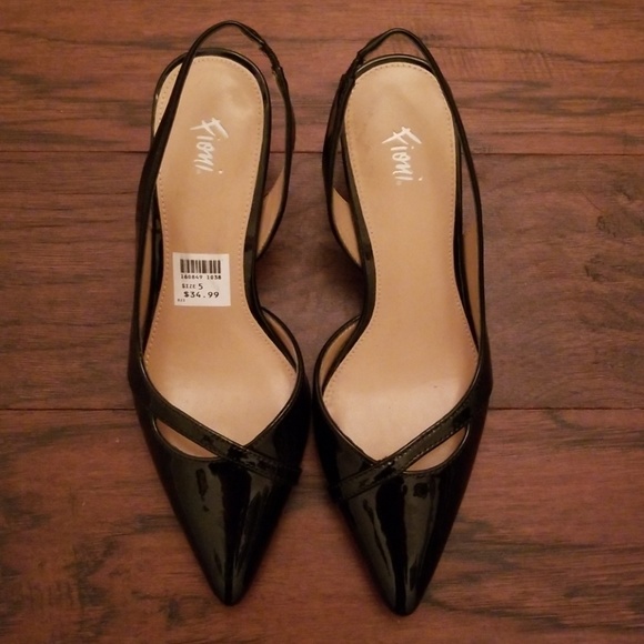 FIONI Clothing Shoes - Size 5 Women's Black Pointed Toe Heels